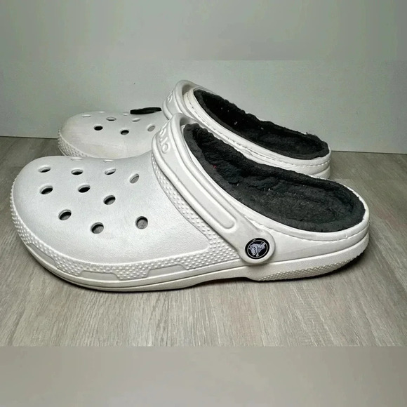 Crocs White Unisex Men’s 8, Women's 10, Classic Fuzz-Lined Dual Comfort Clog - Picture 4 of 6